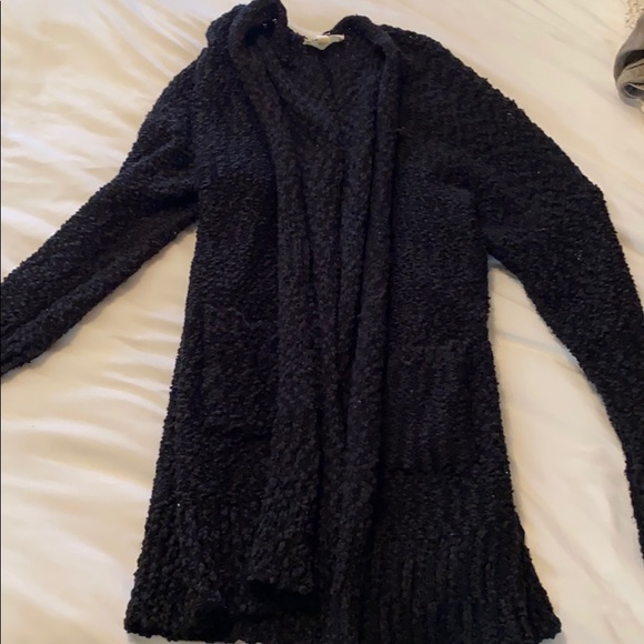 Like new! Black cardigan - Picture 2 of 4
